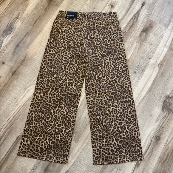 Women’s American Eagle Leopard Low Rise Baggy Wide-Leg Jeans - Picture 5 of 6